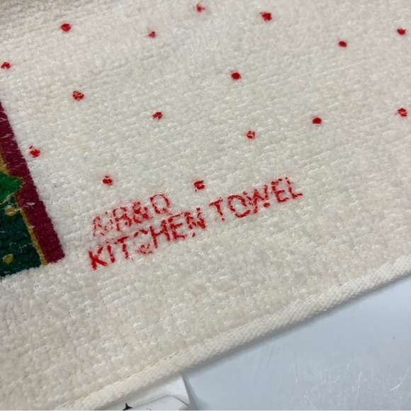3/$30 Lot of 4 Vintage Royal Terry Christmas Hand Towels - Picture 4 of 10